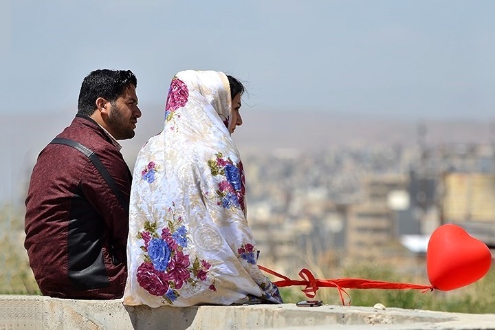 تصویری مرتبط با یک همسر نمونه